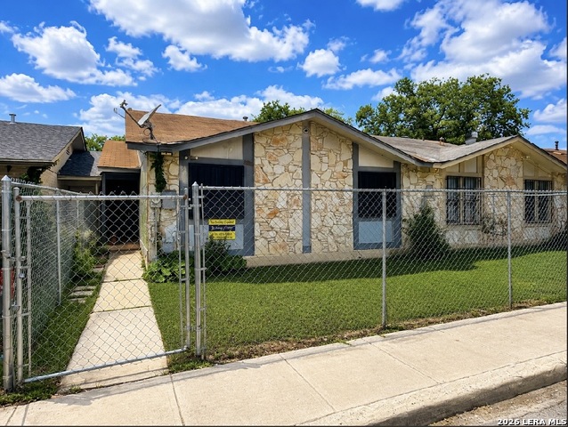 8013 Chipping Property Photo 1