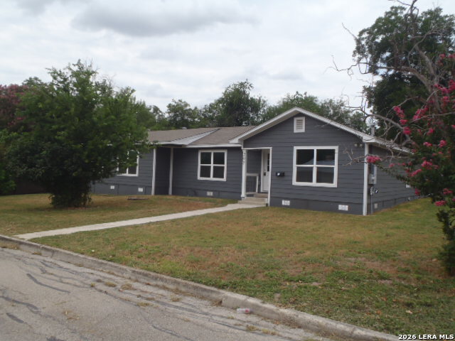 297 S Hackberry Ave Property Photo 1