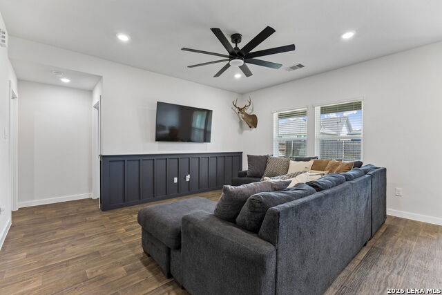 109 Netherland St Property Photo 3