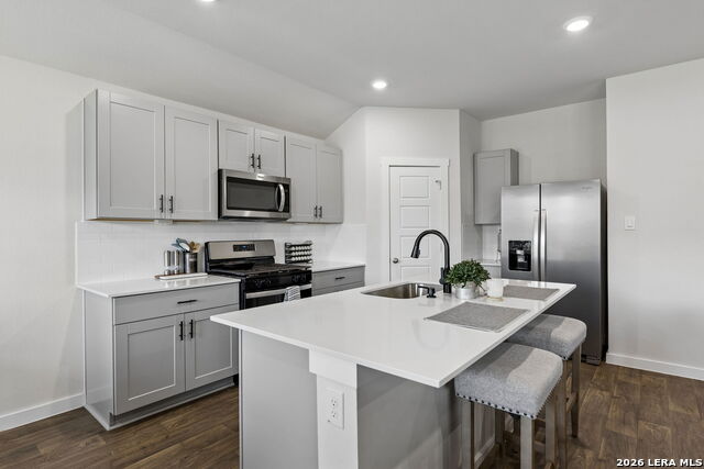 109 Netherland St Property Photo 5
