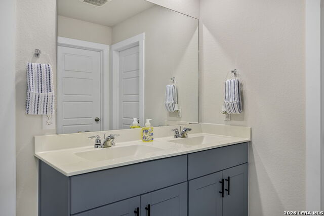 109 Netherland St Property Photo 9