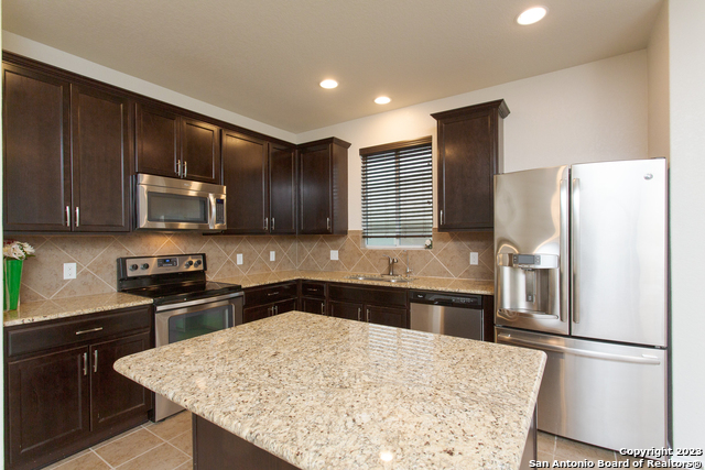 9342 Fisherman Prt Property Photo 7