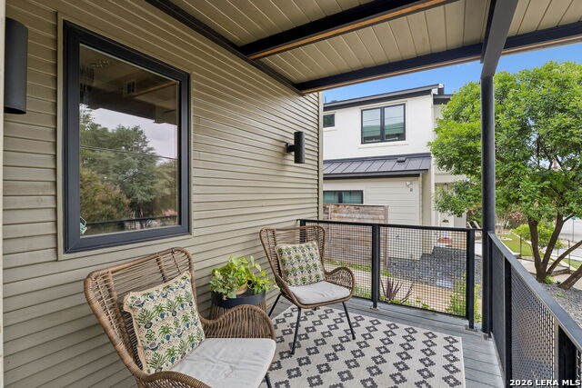 247 Montclair St Property Photo 4