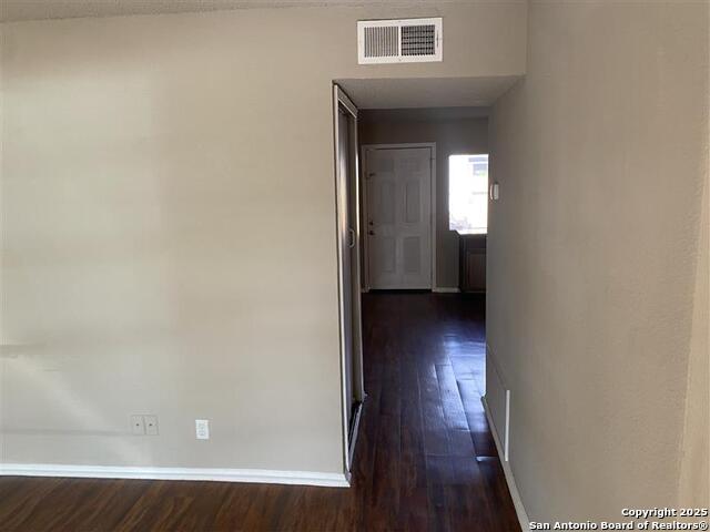 1208 Churing Dr Property Photo 4