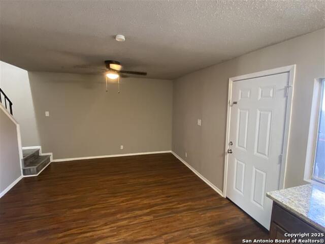 1208 Churing Dr Property Photo 6