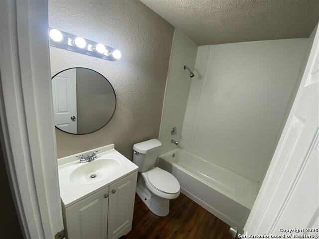 1208 Churing Dr Property Photo 16