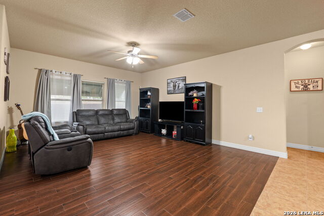 129 Benton Dr Property Photo 6