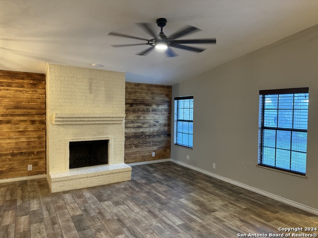 13939 S Village Dr Property Photo 3