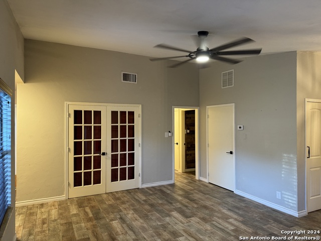 13939 S Village Dr Property Photo 5