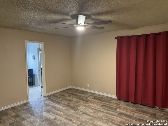 13939 S Village Dr Property Photo 10