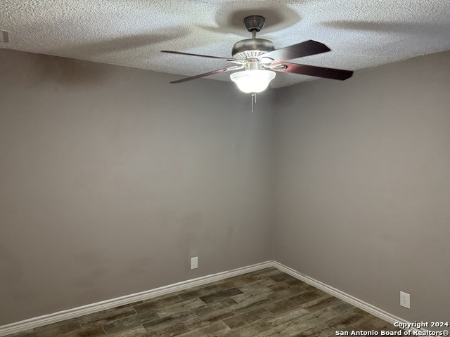 13939 S Village Dr Property Photo 17