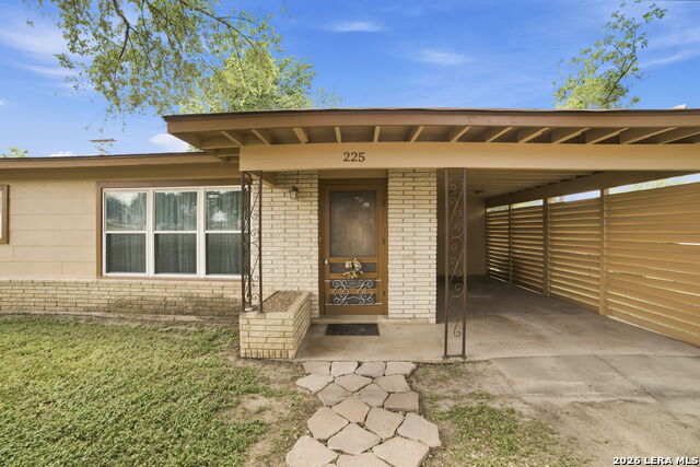 225 Lower Lacoste Rd Property Photo 1