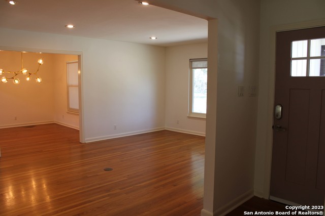 140 Arvin Dr Property Photo 3