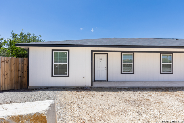 1006 COUNTY ROAD 4516 Property Photo 1