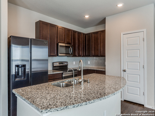 320 Saddle Leaf Property Photo 10