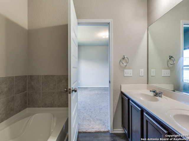 320 Saddle Leaf Property Photo 19