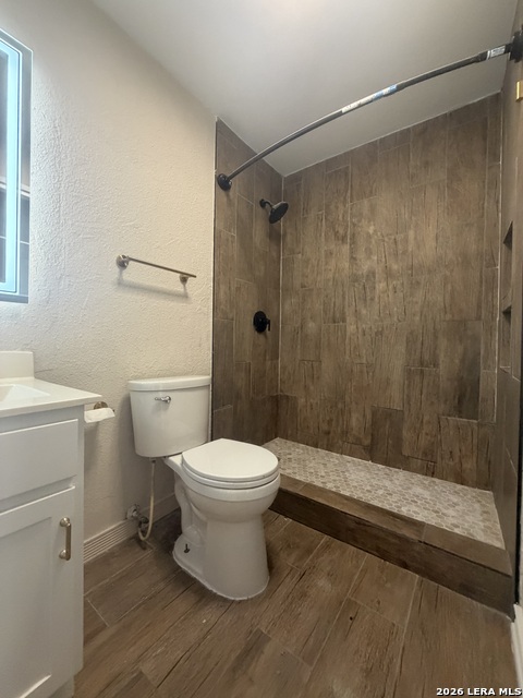 1303 Klondike St Property Photo 5