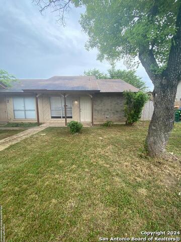 8904 Meadow Trace St Property Photo 1