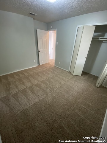 8904 Meadow Trace St Property Photo 4