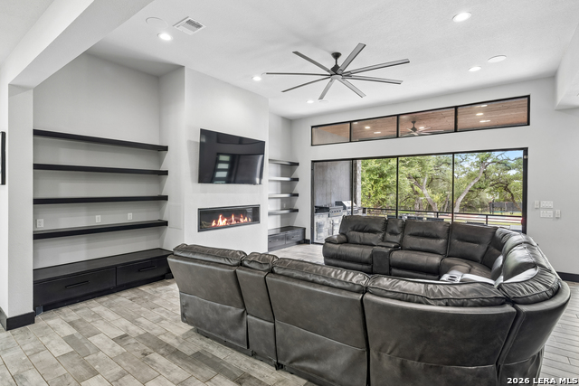 993 Jenny Leigh Trl Property Photo 18