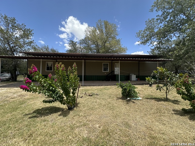 691 Hume Property Photo 1