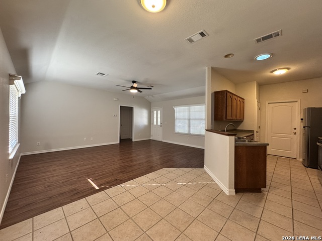 2038 Bentwood Property Photo 5