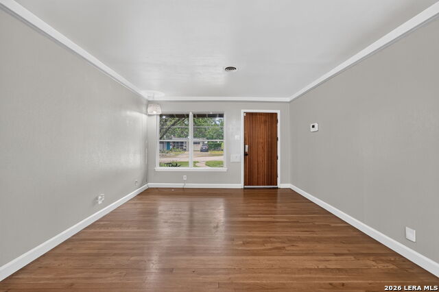 423 Craigmont Ln Property Photo 5