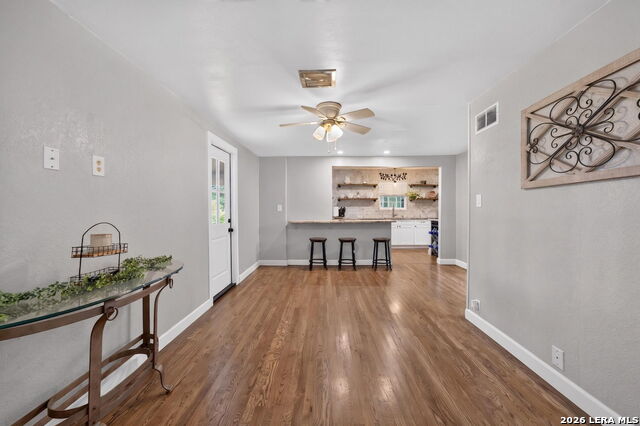 423 Craigmont Ln Property Photo 6