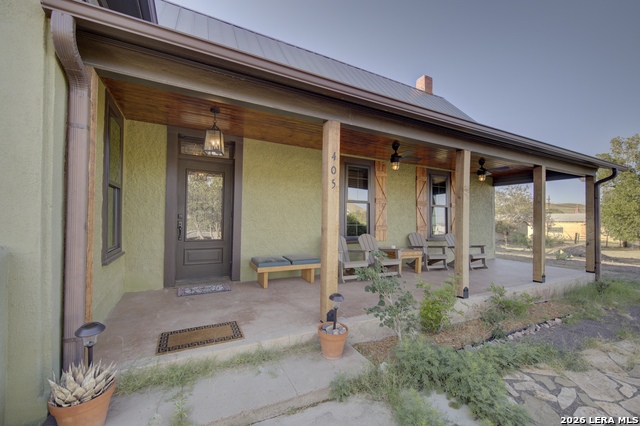 405 W Avenue E Property Photo 4