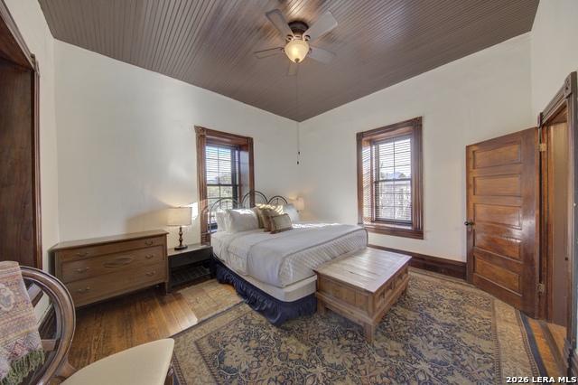 405 W Avenue E Property Photo 19