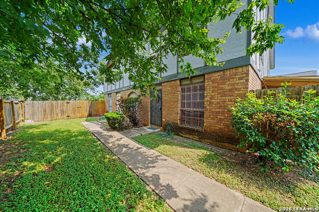 5216 Meadow Fld Property Photo 3
