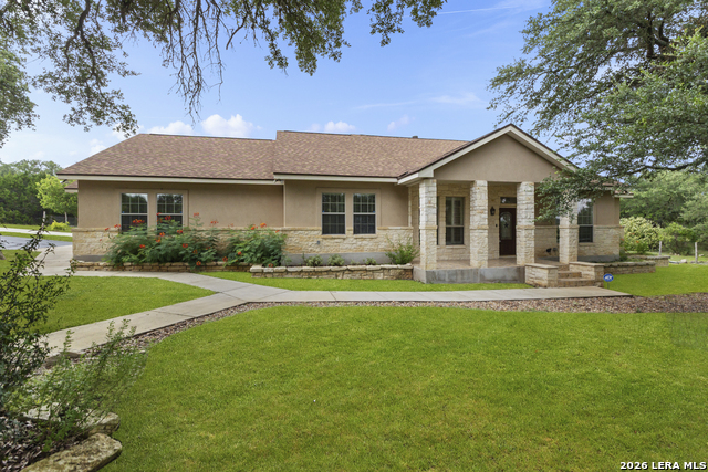 128 Comal Oak Property Photo 1