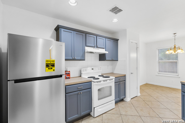 210 Laceleaf Property Photo 10