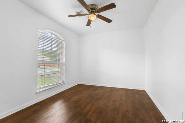 210 Laceleaf Property Photo 12