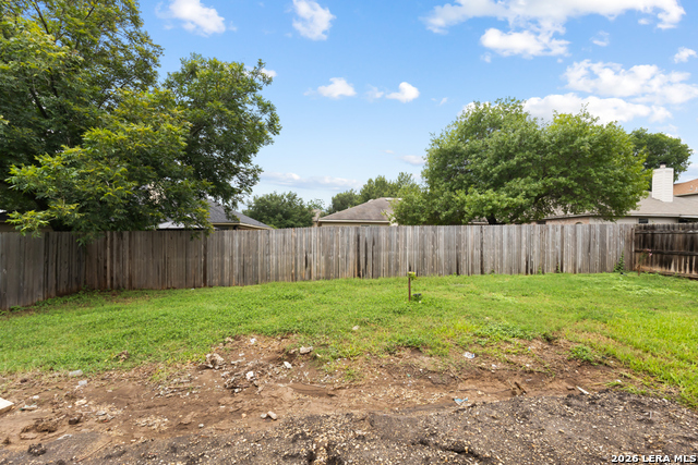 210 Laceleaf Property Photo 27