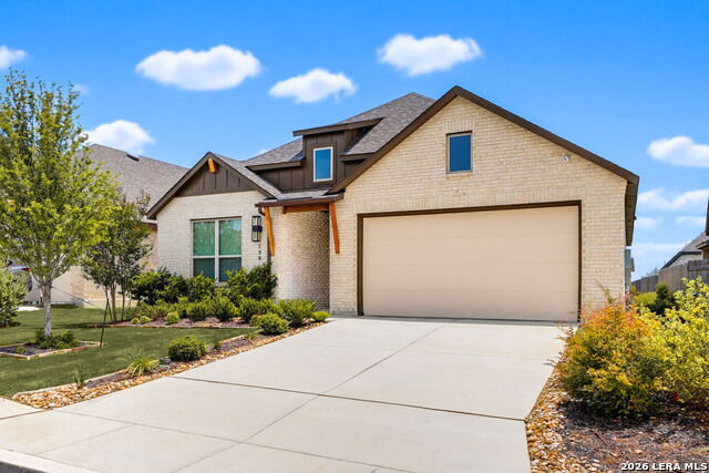 138 Red Oak Property Photo 2