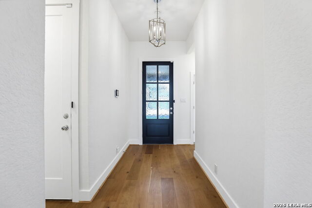 138 Red Oak Property Photo 3