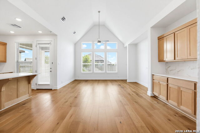 138 Red Oak Property Photo 4