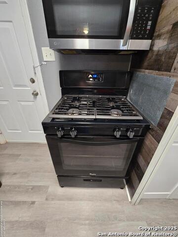 1614 W Hollywood Ave Property Photo 6