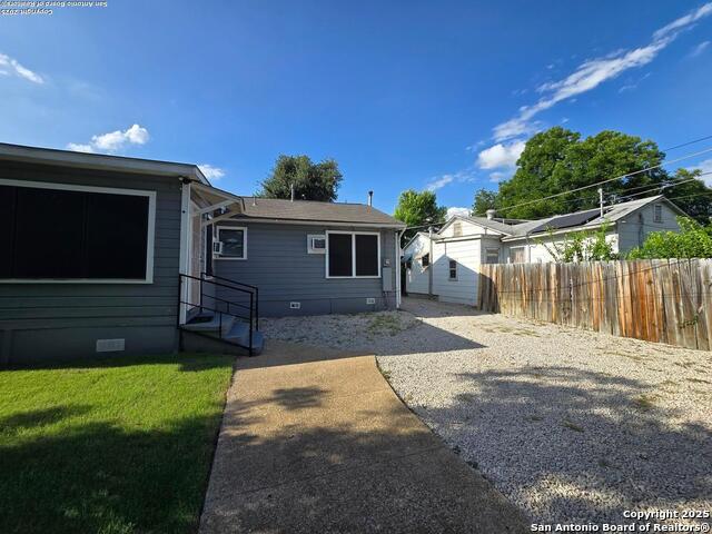 1614 W Hollywood Ave Property Photo 9