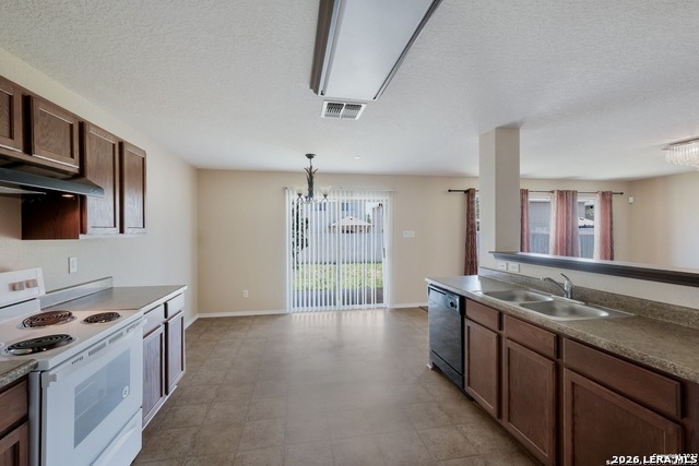 9214 Pacific Maple Property Photo 5