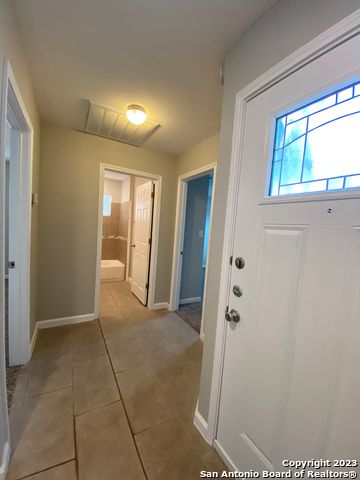 6571 Beech Trail Dr Property Photo 3