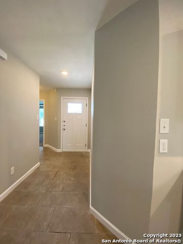 6571 Beech Trail Dr Property Photo 4