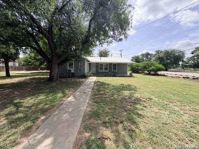 1404 N Main St Property Photo 1