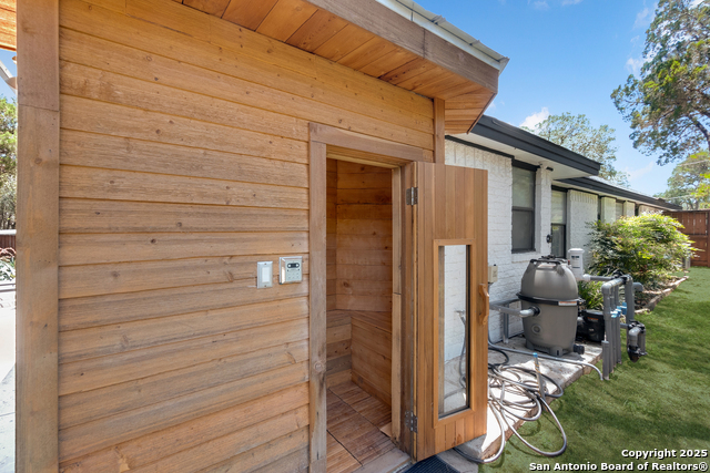 1038 Madeline St Property Photo 27