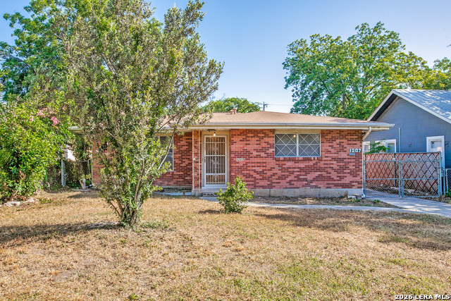 1207 Hammond Ave Property Photo 2