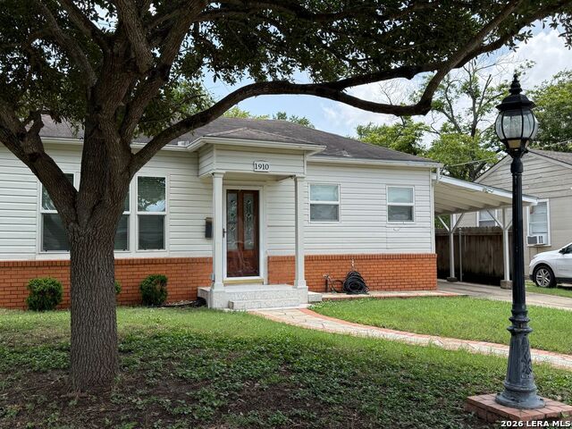 1910 Mckinley Ave Property Photo 3