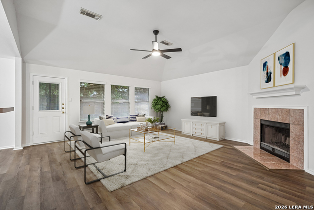1200 Dove Mdws Property Photo 7