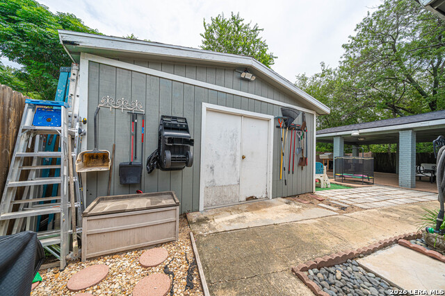 2202 Lake Louise Dr Property Photo 32