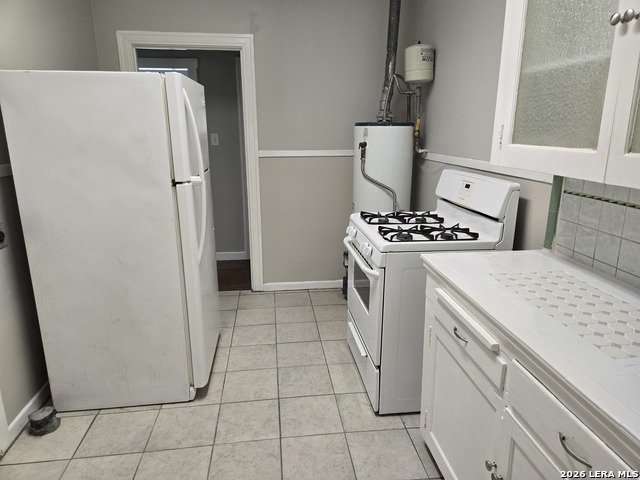 2236 N Interstate 35 Property Photo 2